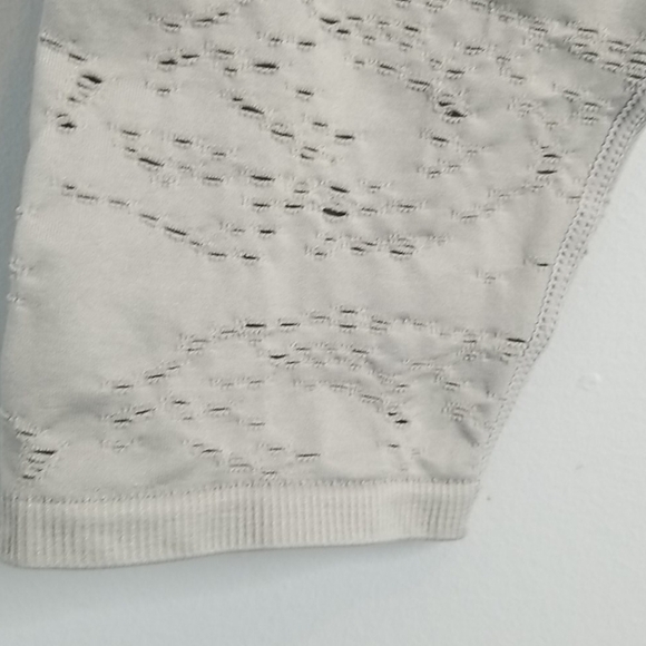 Fabletics Seamless High Waisted Capri Leggings M - Picture 5 of 12